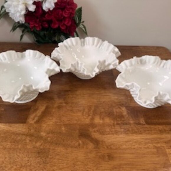 Fenton Hobnail Milk Glass Ruffle Bowls Set – Vintage White Scalloped Crimped Edg - Picture 5 of 10